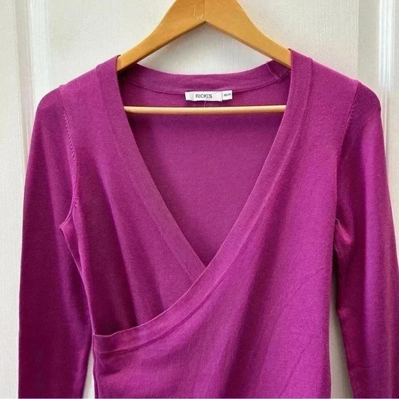 Ricki’s Wrap Front Sweater Deep V Neck Thin Knit Stretch Fit Fuschia Pink XS - Picture 5 of 15